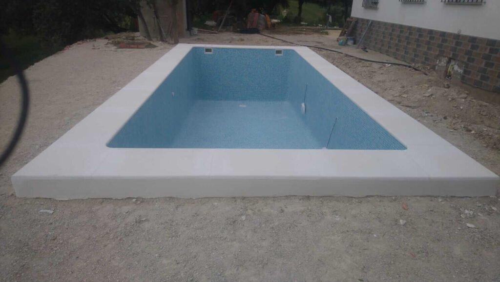 piscina realizada en ubrique españa