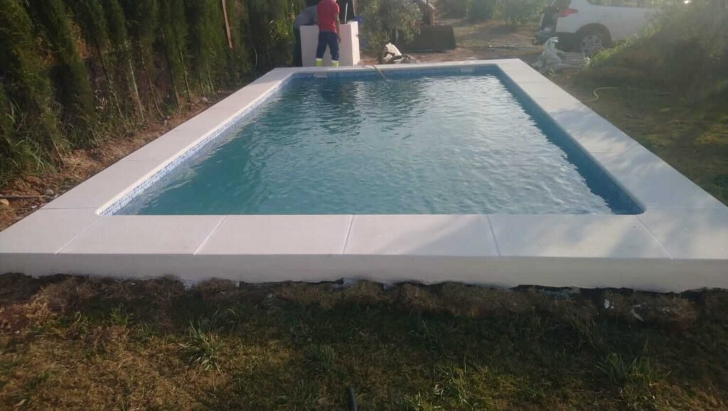 piscina realizada en ubrique españa