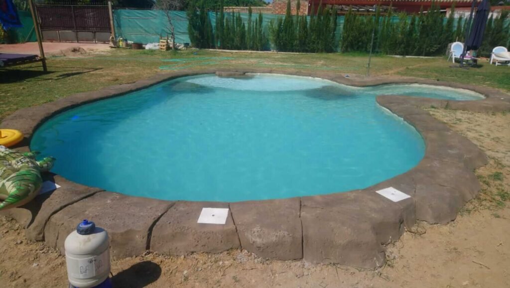 piscina con jacuzzi realizada en conil de la frontera españa